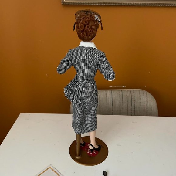I Love Lucy 50th Anniversary Doll Vitameatavegamin Ricardo Lucille Ball - Picture 2 of 10